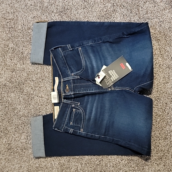 Levi's Denim - Levi's 724 High Rise Straight Cropped